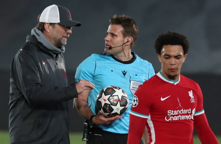 详解棒球规则中的“球衣颜色规定”及特殊节假日主题球衣传统